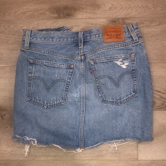 Levin denim skirt!! Size 25 - Picture 2 of 2